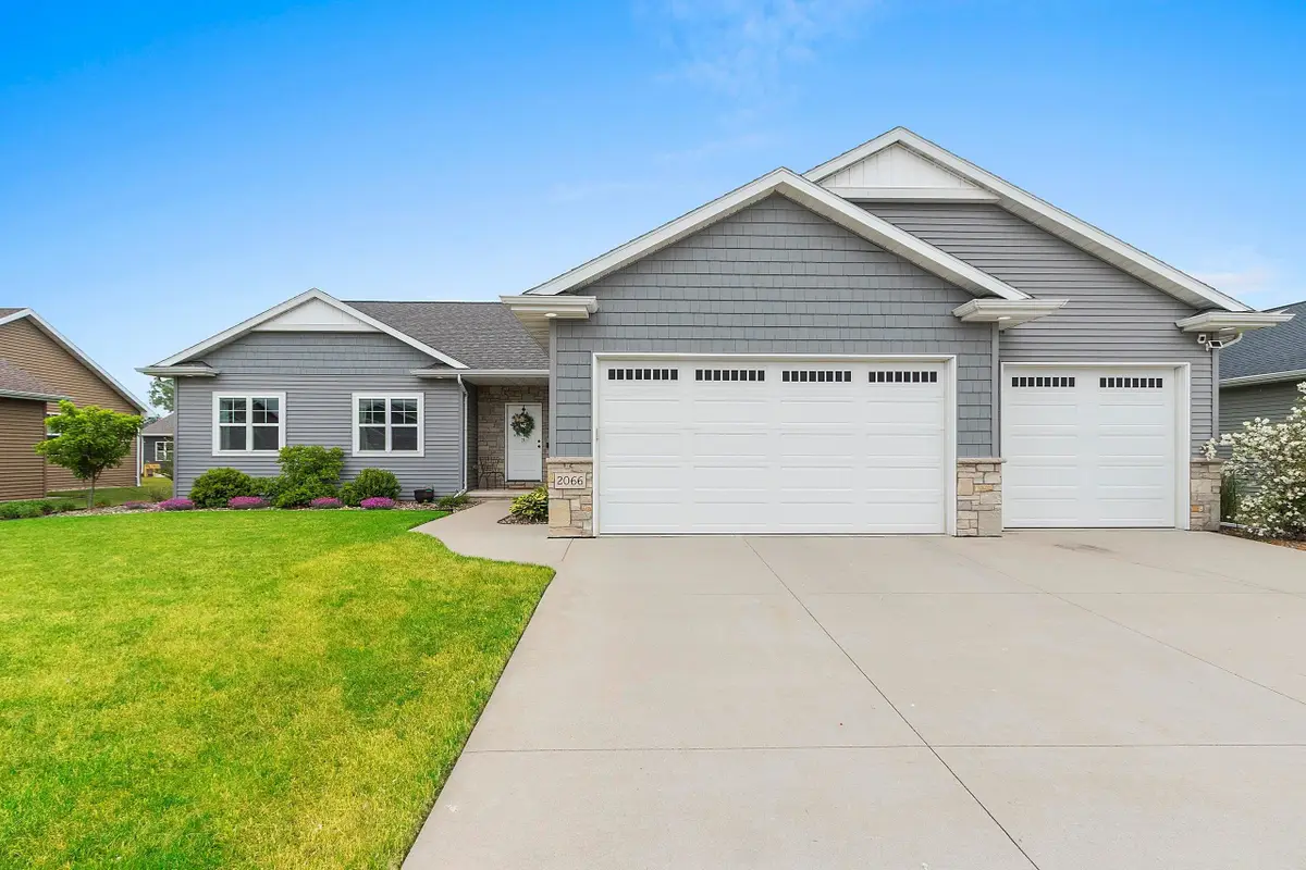 2066 W Heron Lane, Appleton, WI 54913 - #1
