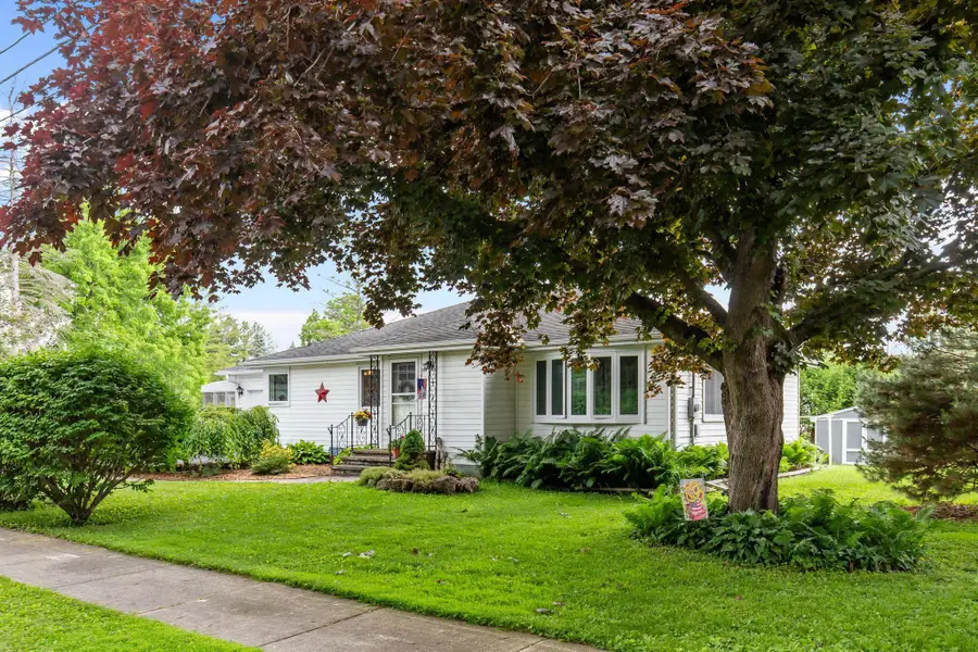 304 E Mary Street, Black Creek, WI 54106 - #2
