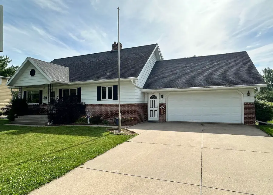 262 Park Avenue, Oconto Falls, WI 54154 - #3