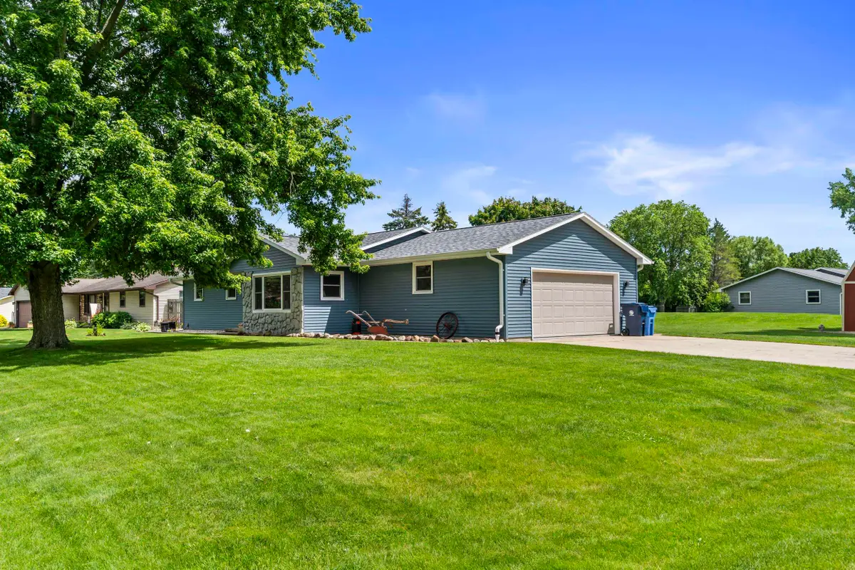 1595 Nelson Court, Neenah, WI 54956 - #1
