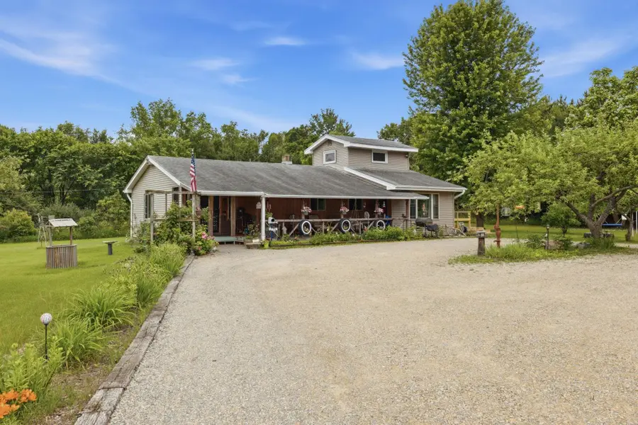 N4381 Ostrander Road, New London, WI 54961 - #3