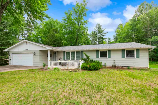 704 Funk Street, CRIVITZ, WI 54114