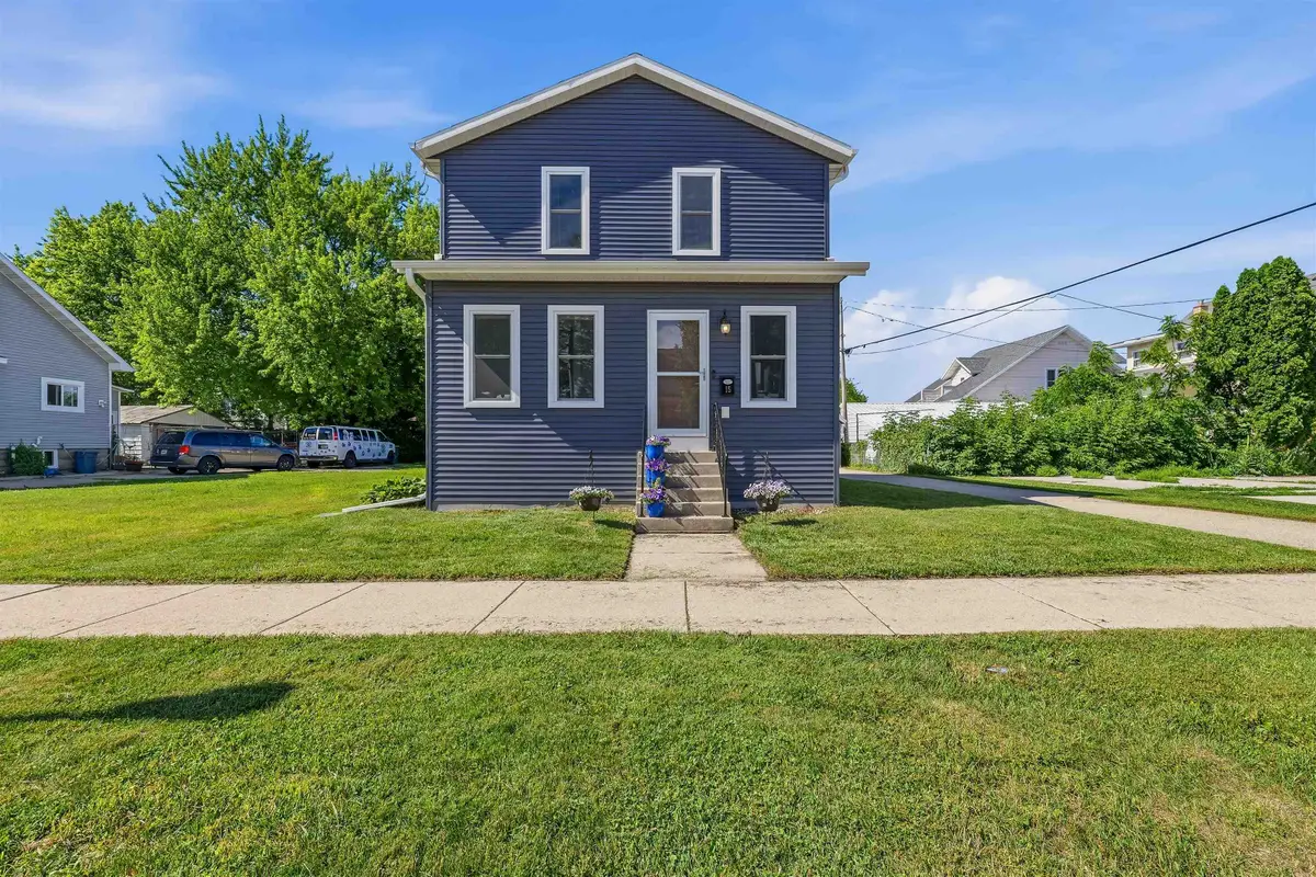 15 W Bank Street, Fond Du Lac, WI 54935 - #1