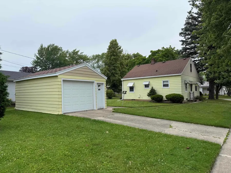 801 W Glendale Avenue, Appleton, WI 54914-2351 - #2