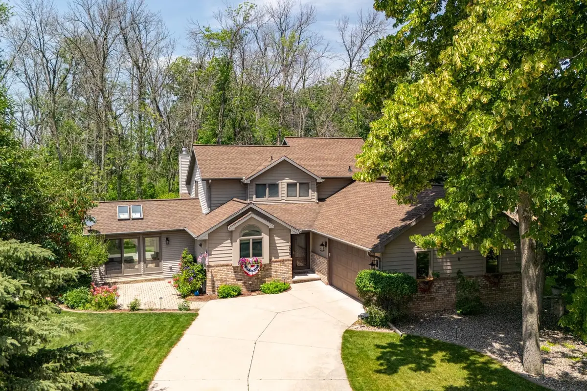 2238 Woodlawn Lane, Appleton, WI 54914 - #1