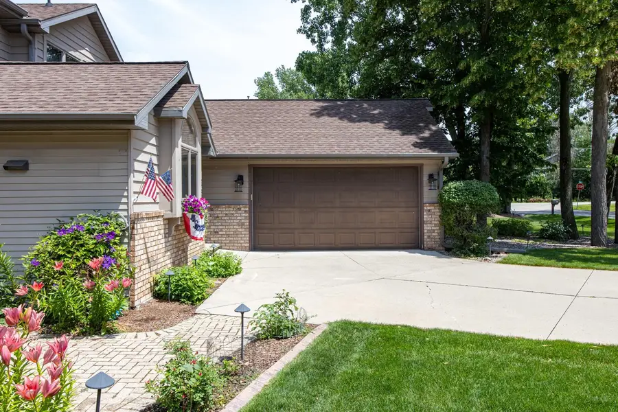 2238 Woodlawn Lane, Appleton, WI 54914 - #3