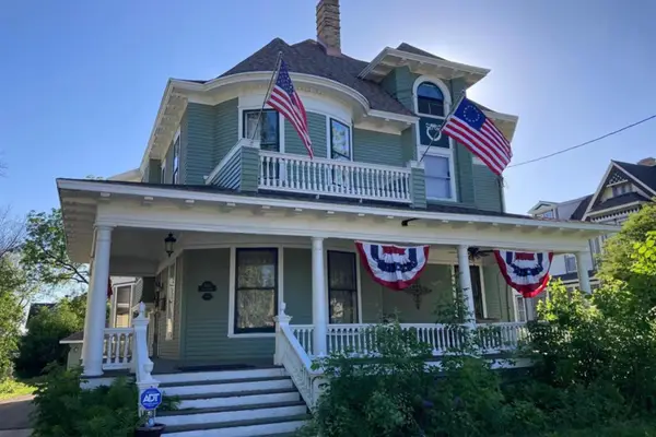 1133 Algoma Boulevard, OSHKOSH, WI 54901