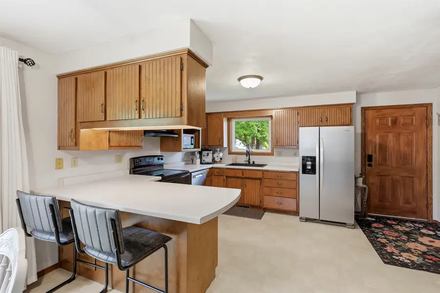 2605 W Big Bend Drive, Appleton, WI 54914-1560 - #2