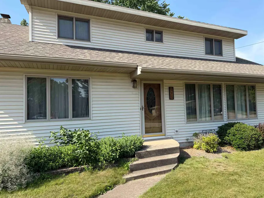 535 Park Avenue, Waupaca, WI 54981 - #2