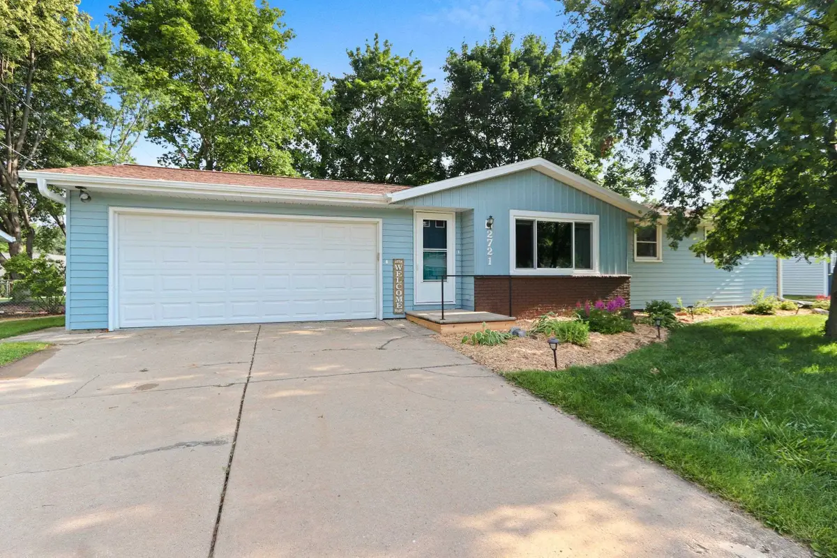 2721 Hazelwood Lane, Green Bay, WI 54304-1804 - #1