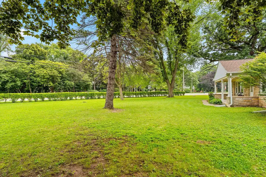 1636 Lost Dauphin Road, De Pere, WI 54115-1920 - #3