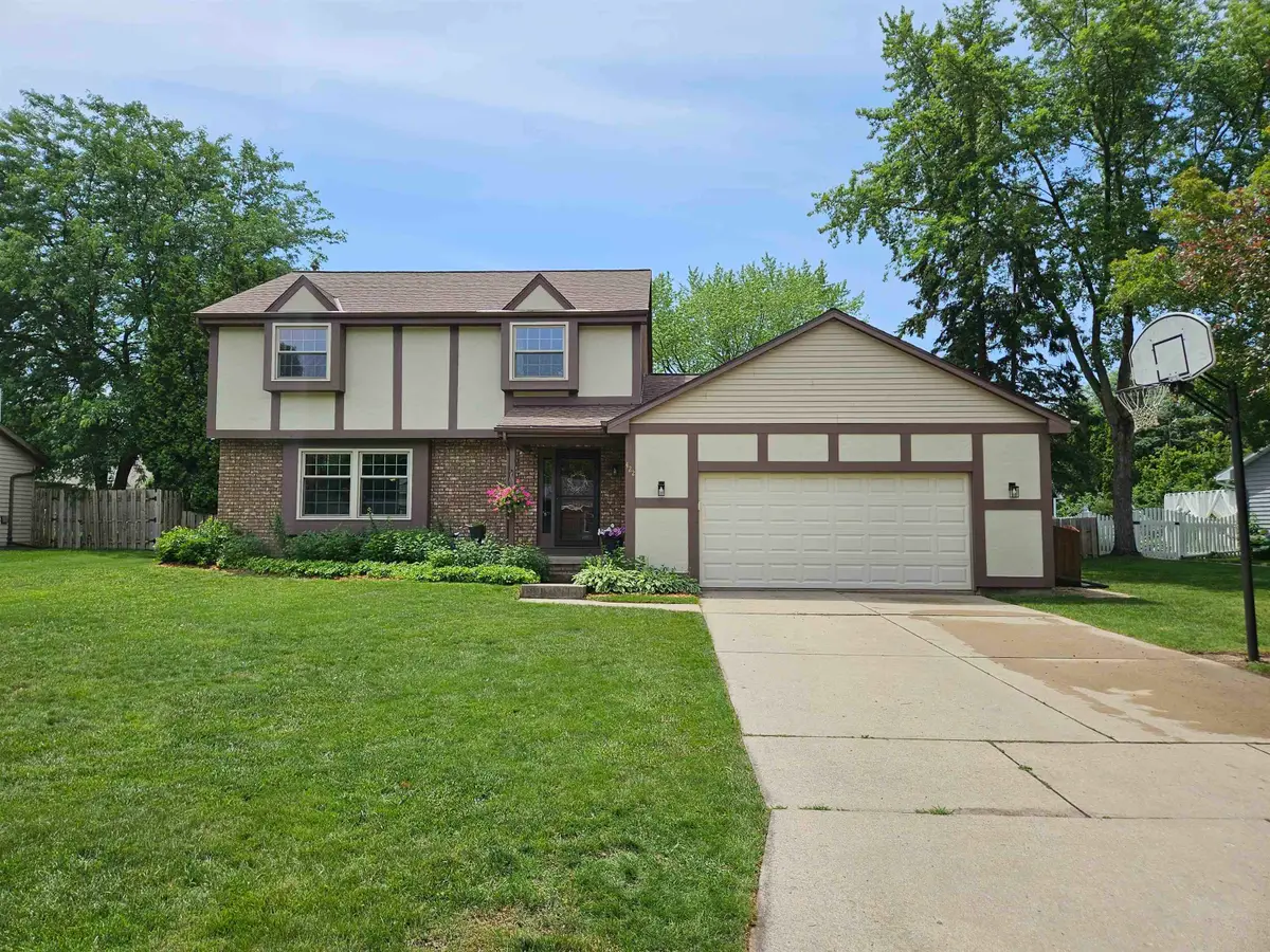 422 S Fox Croft Drive, De Pere, WI 54115-2440 - #1