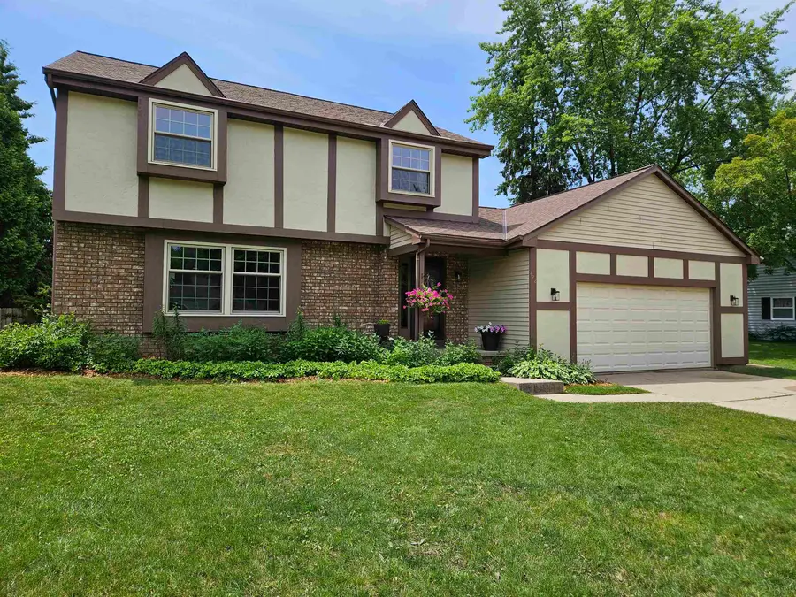 422 S Fox Croft Drive, De Pere, WI 54115-2440 - #2