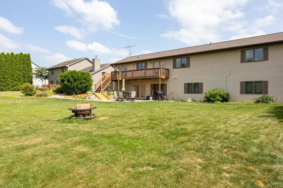 3318 Creek Side Drive, Oshkosh, WI 54904 - #2