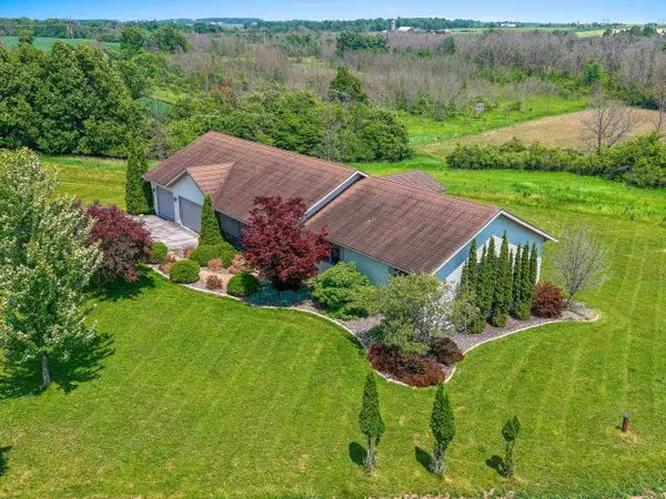 N592 County Road B, KEWAUNEE, WI 54216