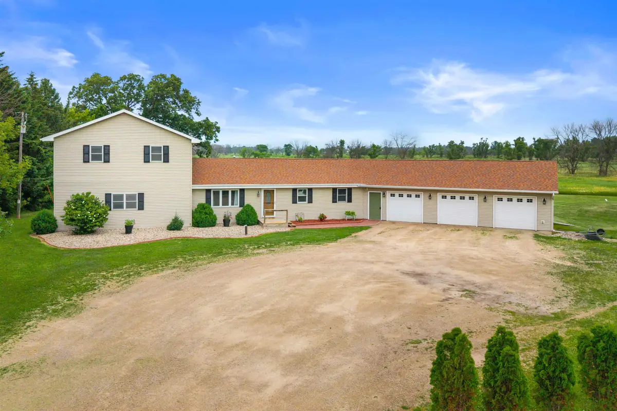 9670 State Road 21, Berlin, WI 54923-9601 - #1