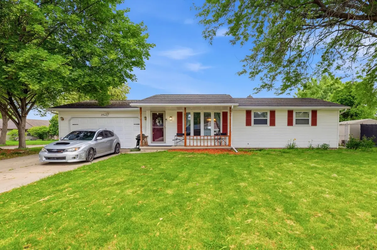 2525 Heather Road, Green Bay, WI 54311 - #1