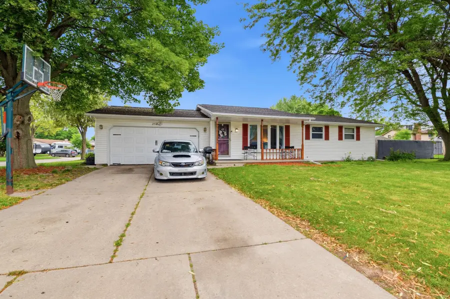 2525 Heather Road, Green Bay, WI 54311 - #2