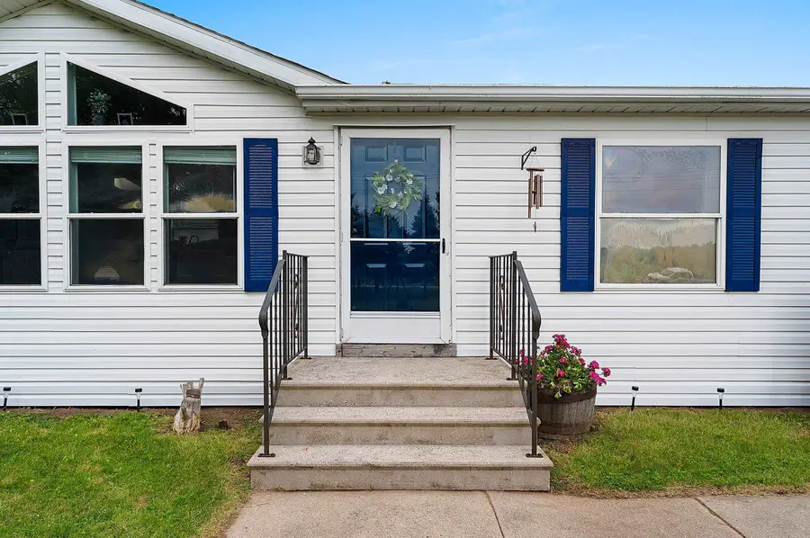 4562 Elm Lawn Road, Oconto Falls, WI 54154 - #2