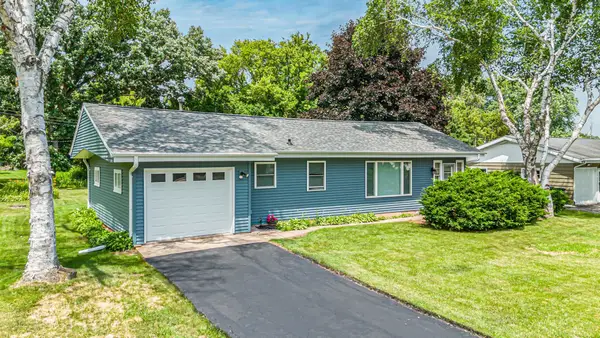 52 Myrna Jane Drive, OSHKOSH, WI 54902