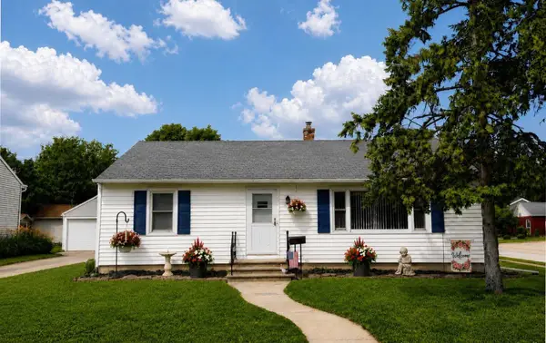 403 Dakota Street, OSHKOSH, WI 54902-5816