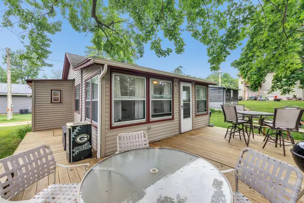 W6005 Lake Drive, SHAWANO, WI 54166