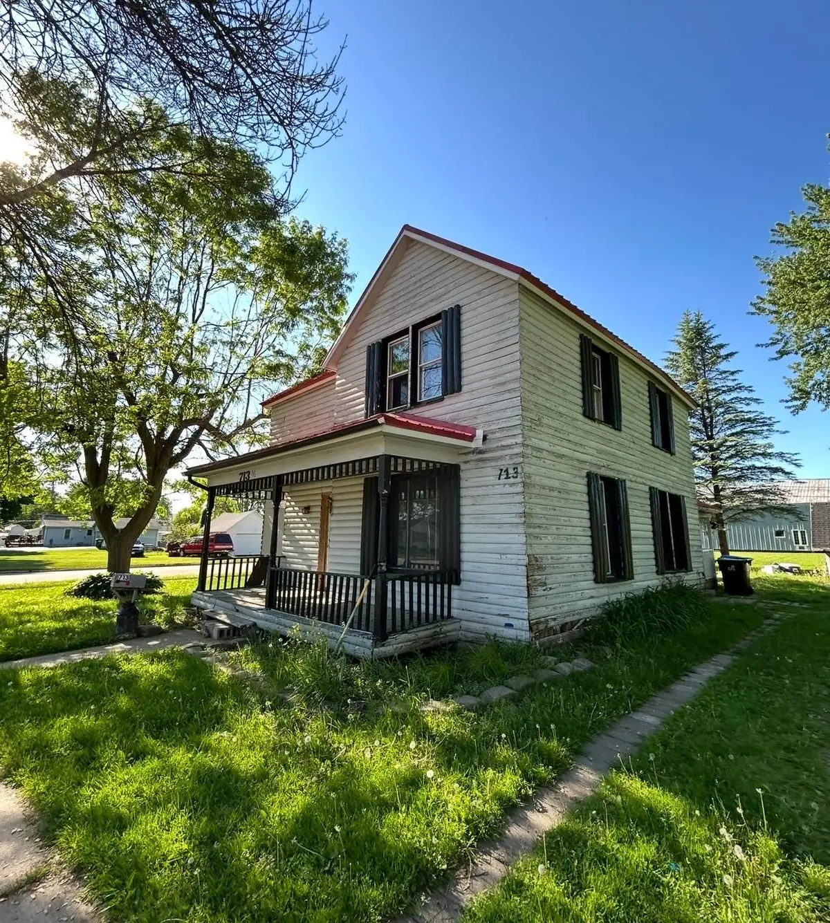 713 W Waupaca Street, New London, WI 54961-1167 - #1