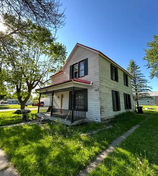 713 W Waupaca Street, NEW LONDON, WI 54961-1167
