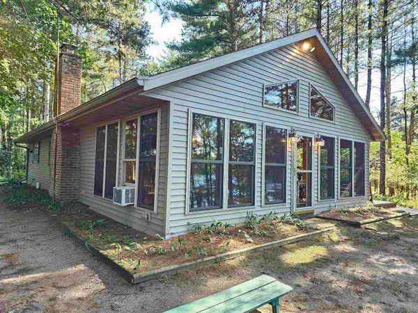 W5340 Badger Lane, WILD ROSE, WI 54984
