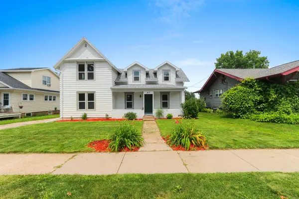 417 W Beacon Avenue, NEW LONDON, WI 54961