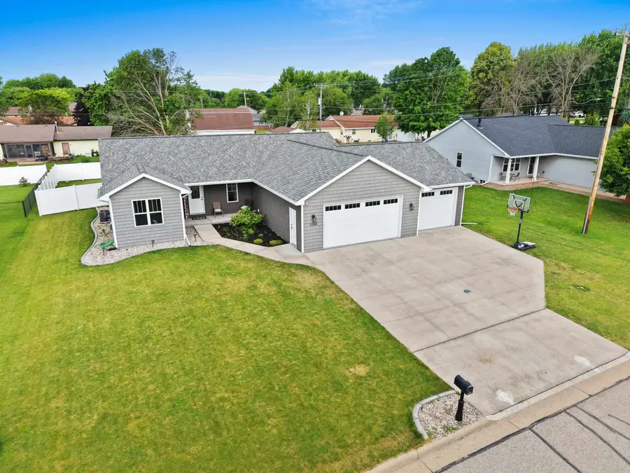 1124 Harold Drive, Menasha, WI 54952 - #2