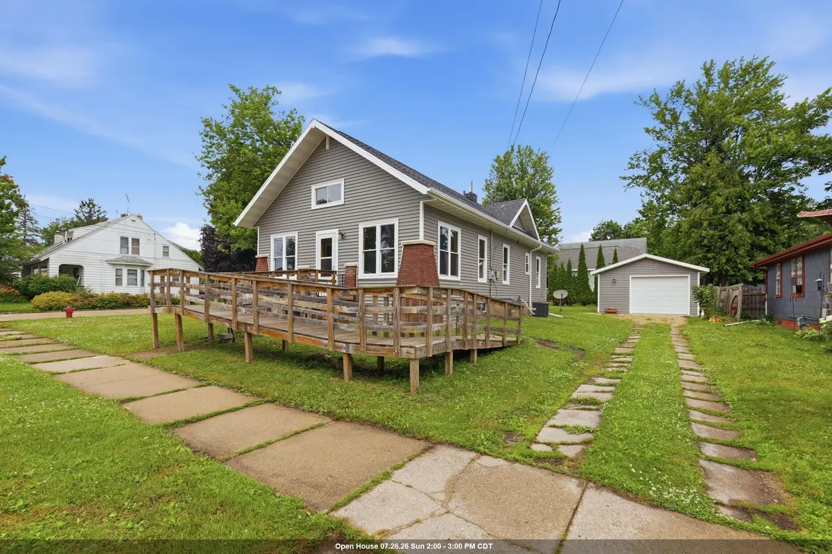 47 E 14th Street, Clintonville, WI 54929 - #1