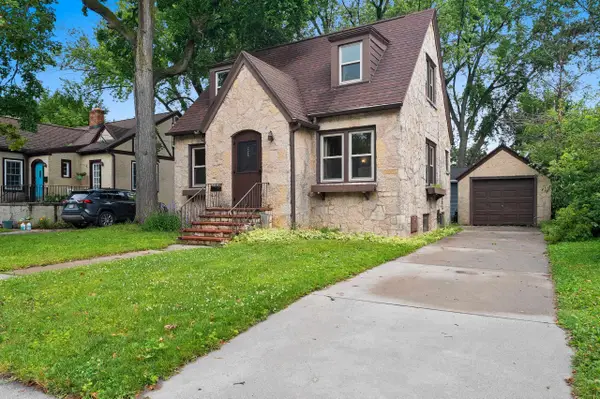 225 Gray Street, GREEN BAY, WI 54303-3055