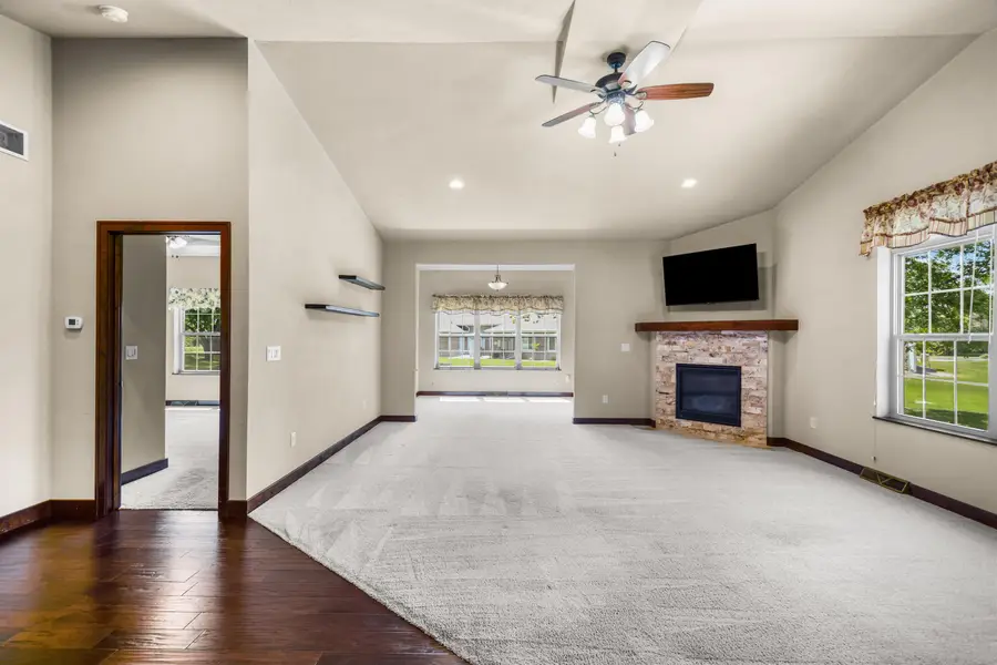 1270 Cameron Circle, Neenah, WI 54956 - #3