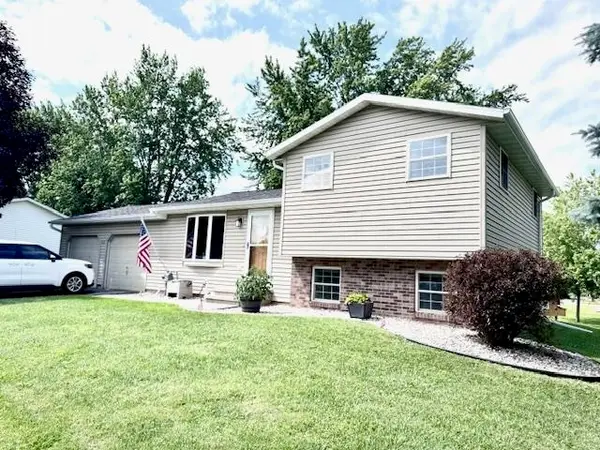 609 E Forest Street, BLACK CREEK, WI 54106