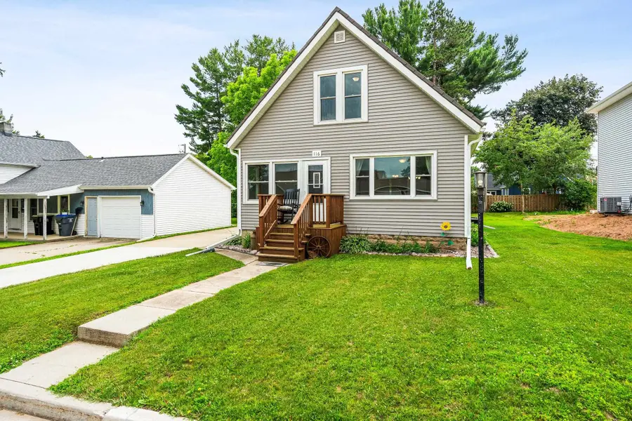 116 E Law Street, New London, WI 54961 - #3