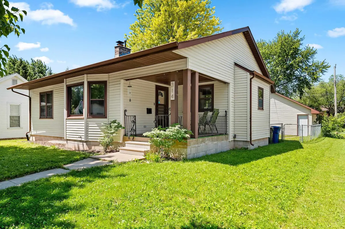 314 S Huron Street, De Pere, WI 54115 - #1