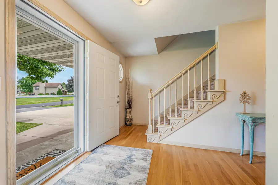 2767 Oakwood Circle, Oshkosh, WI 54904 - #3