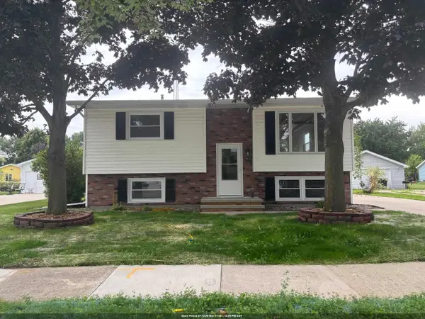 1135 Greenfield Trail, OSHKOSH, WI 54904-8033