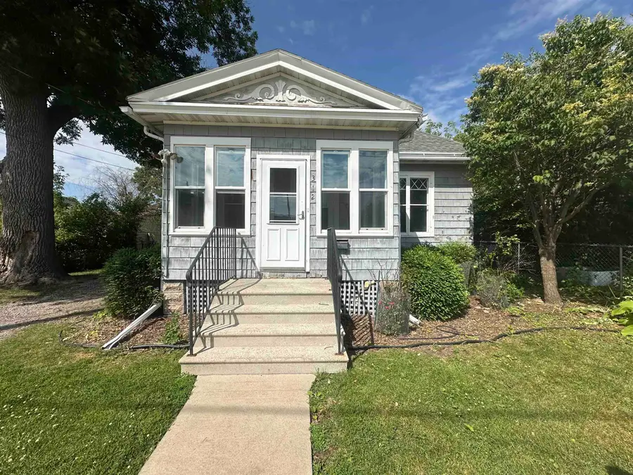 312 E Franklin Avenue, Neenah, WI 54956-3332 - #2