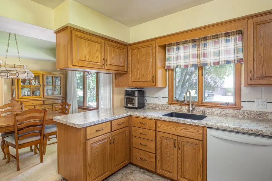 6021 N Rosewood Drive, Appleton, WI 54913 - #3