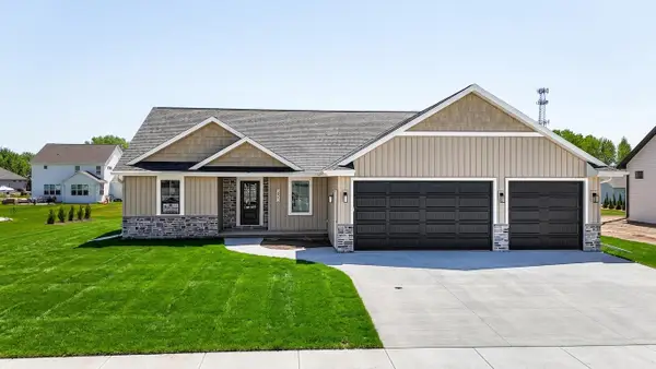 W5845 Roundstone Place, MENASHA, WI 54952