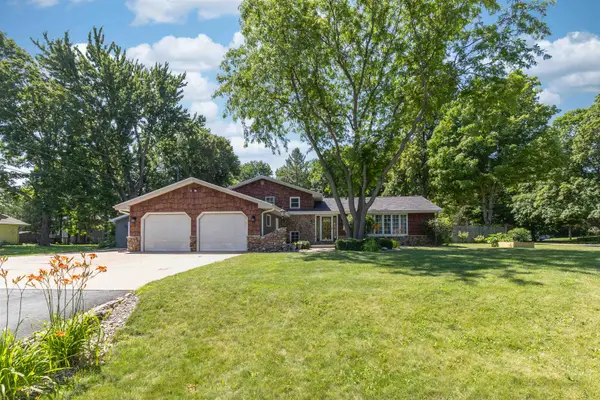 1919 Brookfield Drive, NEENAH, WI 54956-1762