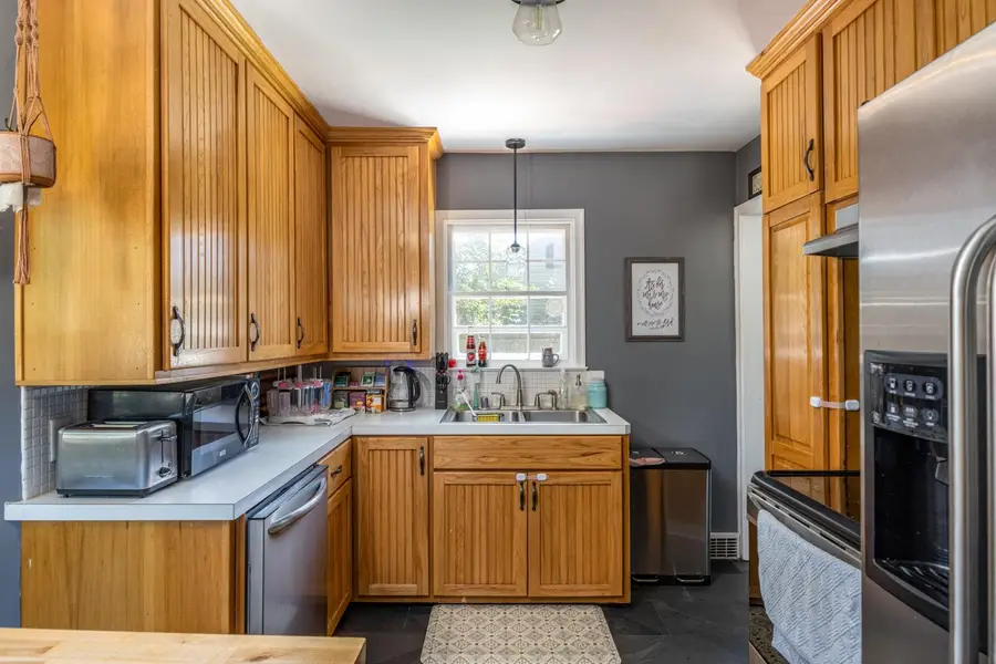 1073 W Wisconsin Avenue, Kaukauna, WI 54130 - #2