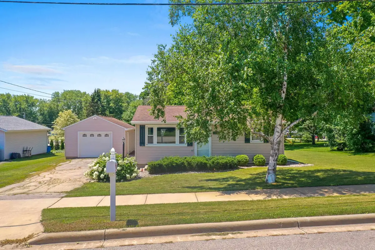 535 N Webster Avenue, Omro, WI 54963 - #1