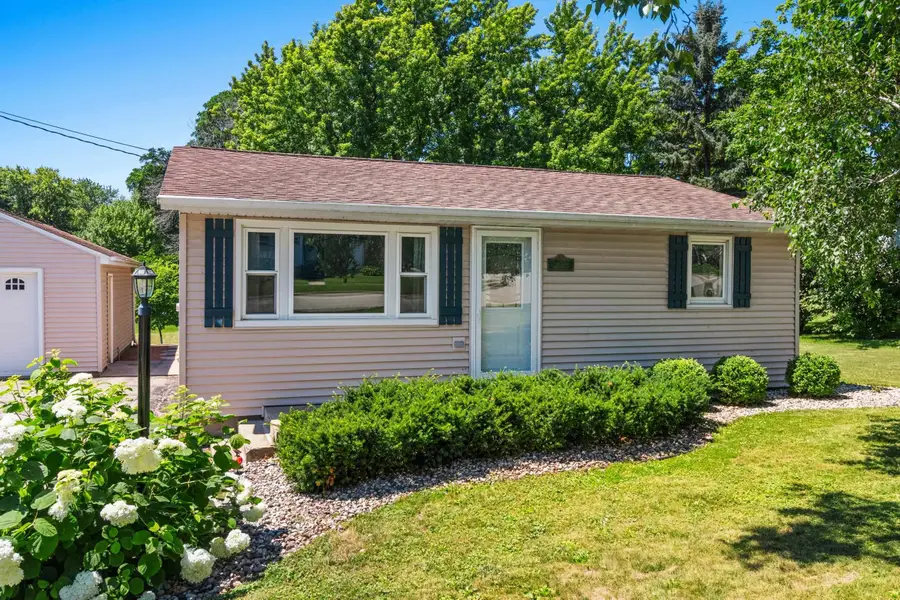 535 N Webster Avenue, Omro, WI 54963 - #2