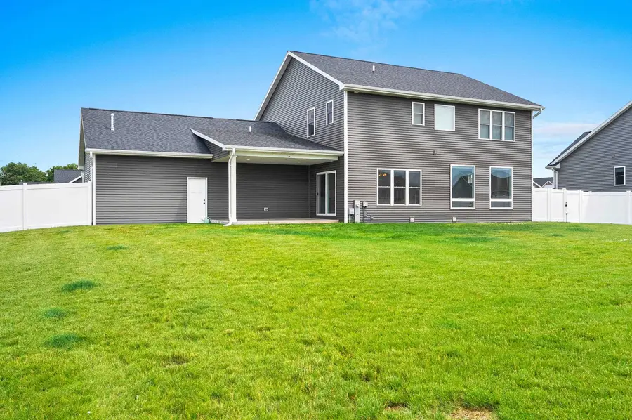 N9239 Laura Street, Appleton, WI 54915-8120 - #3