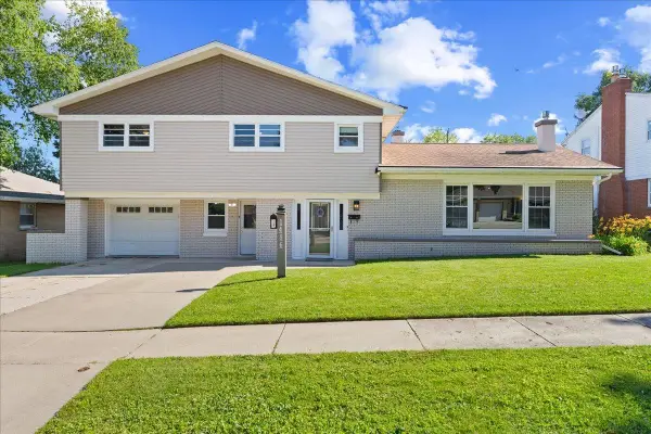 1496 Russell Street, GREEN BAY, WI 54304-3047