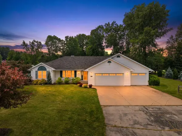 3137 Hartford Court, SUAMICO, WI 54313-4035