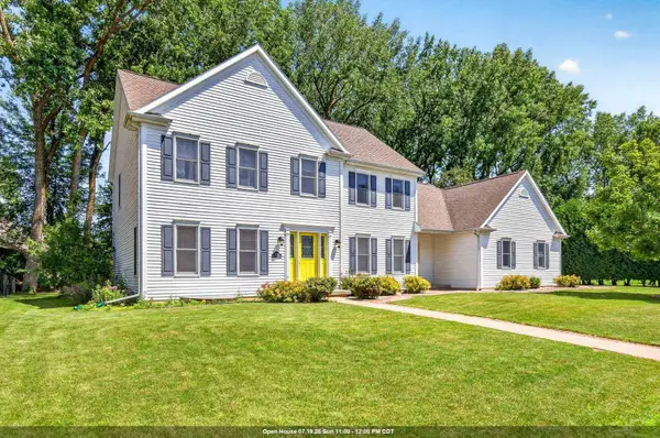 2415 Maple Grove Drive, NEENAH, WI 54956